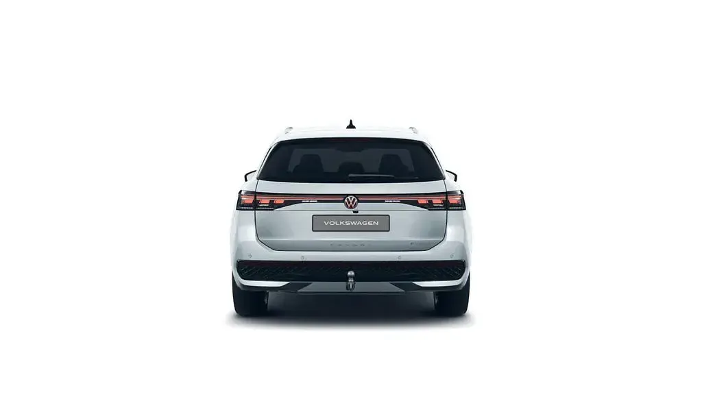 Gebraucht VW Passat R-line 272 PS (200 kW) 2025 Oyster silver metallic Kombi