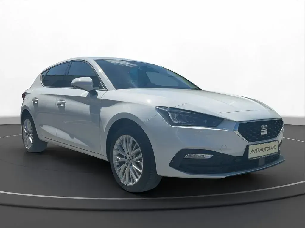 Neu Seat Leon 150 PS (110 kW) 2026 Weiß Limousine