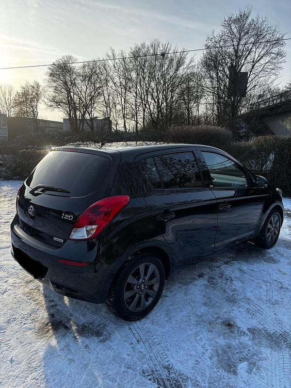 Gebraucht Hyundai i20 GO! 75 PS (55 kW) 2014 Schwarz Kleinwagen