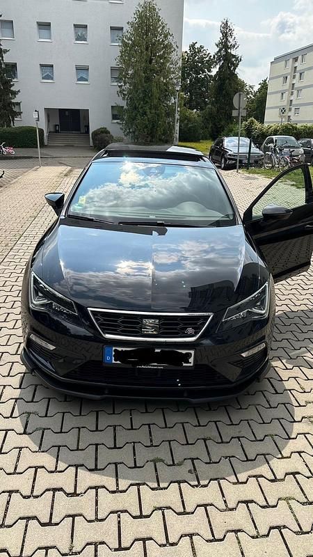 Schwarz Gebraucht 2018 Seat Leon FR Limousine | 15.000 € (Fairer Preis) - Bild 1/4