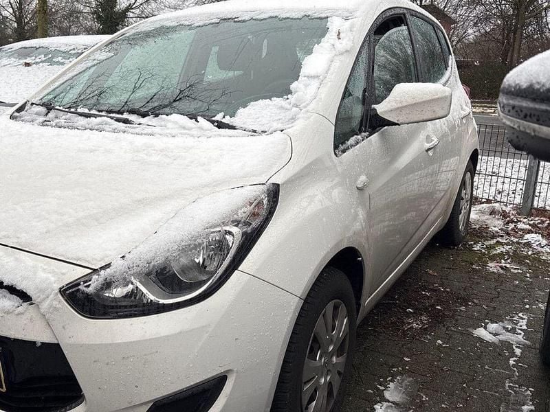 Gebraucht Hyundai ix20 Edition 90 PS (66 kW) 2014 Weiß Kleinwagen