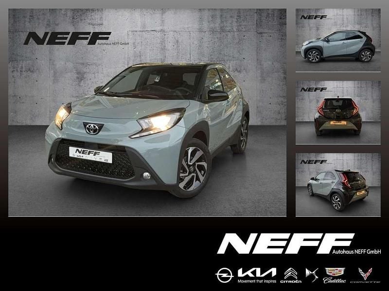 Urban khaki / night sky black Gebraucht 2025 Toyota Aygo Kleinwagen | 17.290 € (Guter Preis) - Bild 1/4