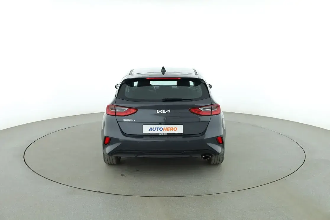 Gebraucht Kia Ceed Vision 160 PS (117 kW) 2022 Grau Kleinwagen