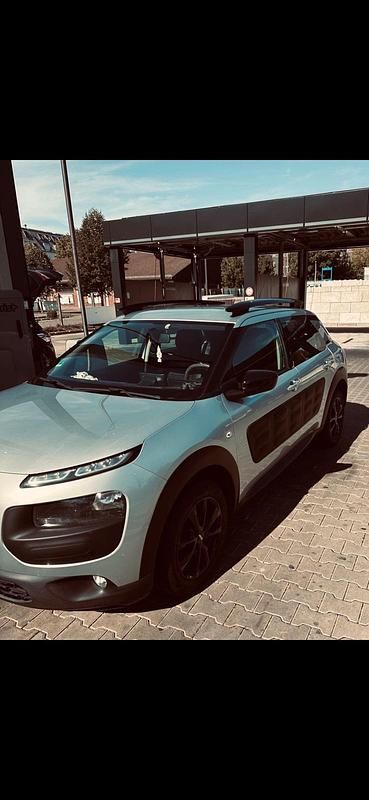 Grau Gebraucht 2015 Citroën C4 Cactus Kleinwagen | 7.300 € (Fairer Preis) - Bild 1/4