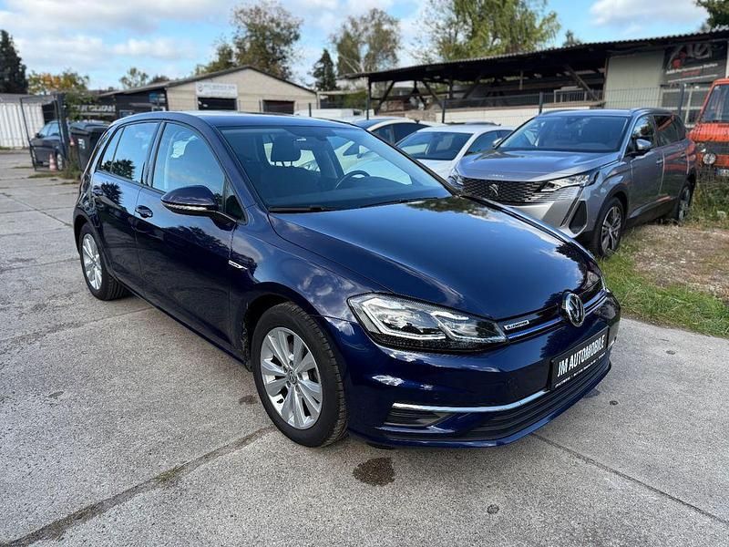 Blau Gebraucht 2020 VW Golf VII Comfortline Limousine | 15.890 € (Superpreis) - Bild 1/4