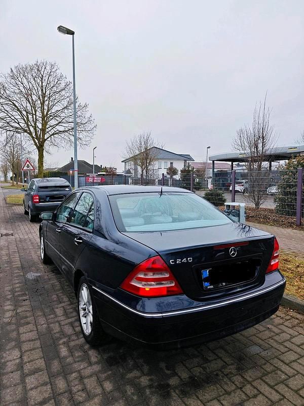 Gebraucht Mercedes C240 170 PS (125 kW) 2000 Blau Limousine