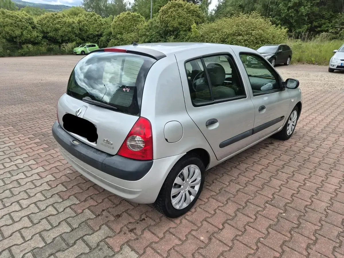 Gebraucht Renault Clio 58 PS (42 kW) 2005 Silber Kleinwagen