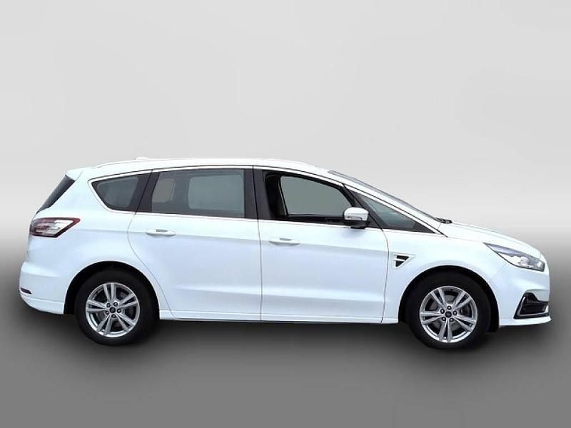 Gebraucht Ford S-MAX Titanium 150 PS (110 kW) 2022 Weiß Van / Kleinbus