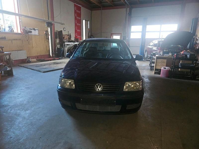 Blau Gebraucht 2000 VW Polo Kleinwagen | 1.500 € (Fairer Preis) - Bild 1/4