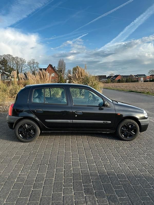 Gebraucht Renault Clio II 75 PS (55 kW) 2000 Schwarz Kleinwagen
