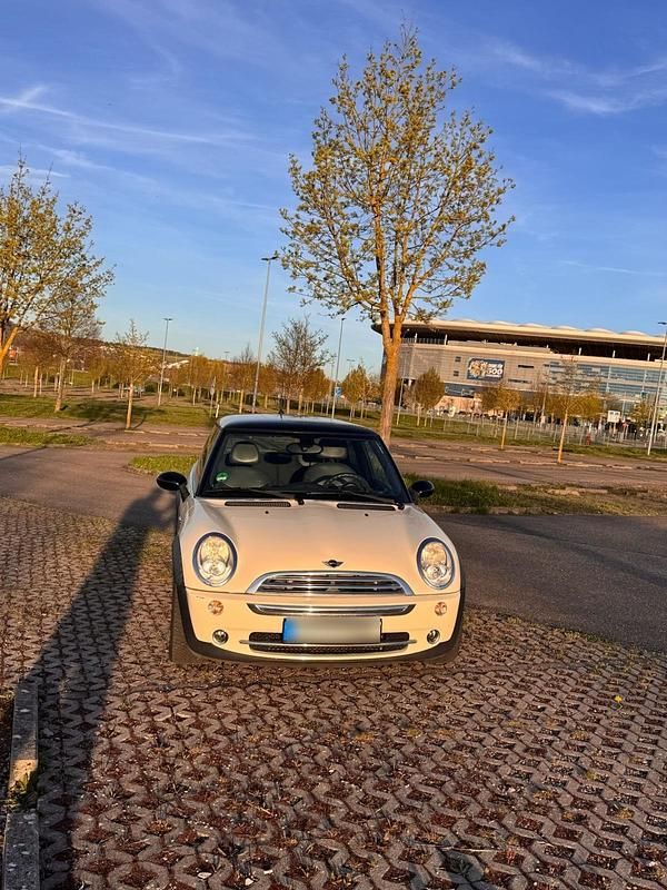 Usata Mini Cooper 120 CV (88 kW) 2005 Bianco Utilitaria