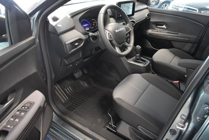 Gebraucht Dacia Jogger Extreme 141 PS (103 kW) 2023 Lichen kaki Van / Kleinbus