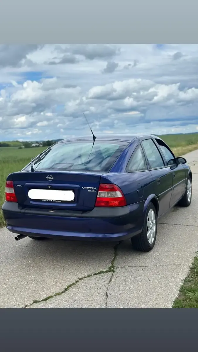 Gebraucht Opel Vectra 101 PS (74 kW) 1997 Blau Limousine