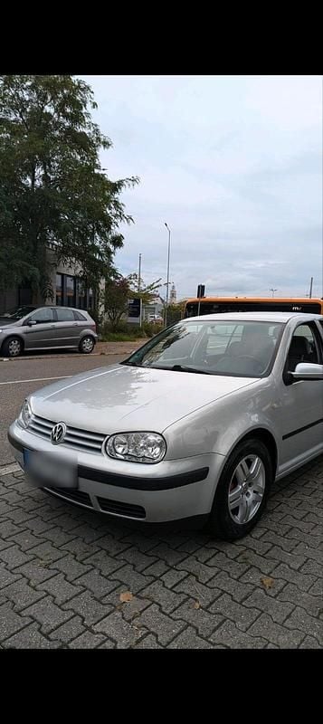 Silber Gebraucht 2000 VW Golf IV Kleinwagen | 1.600 € (Fairer Preis) - Bild 1/4