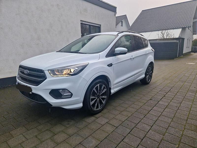 Weiß Gebraucht 2018 Ford Kuga ST-Line SUV | 14.200 € (Fairer Preis) - Bild 1/4