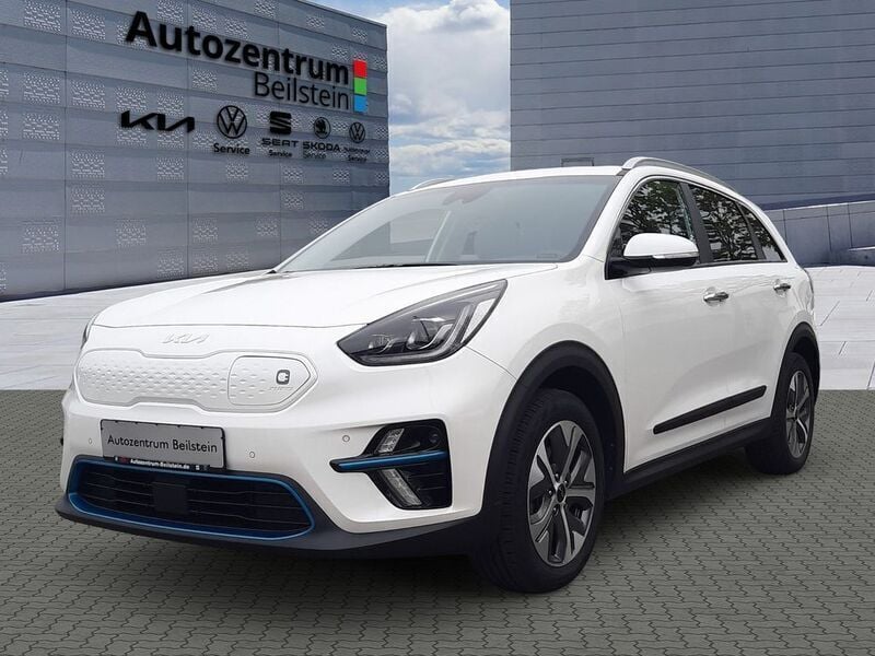 Weiß Gebraucht 2022 Kia e-Niro Spirit SUV | 22.990 € (Etwas zu teuer) - Bild 1/4