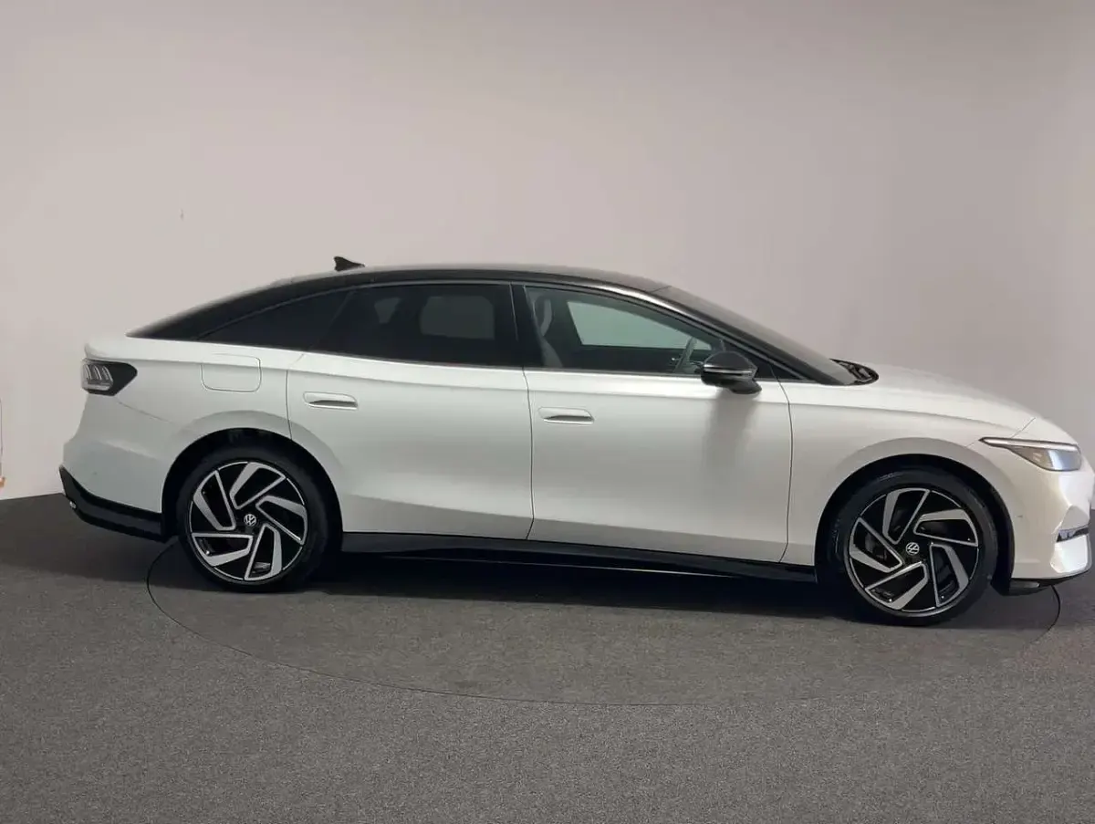 Gebraucht VW ID.7 Pro 210 kW (286 PS) 2025 Gletscherweiß metallic Limousine