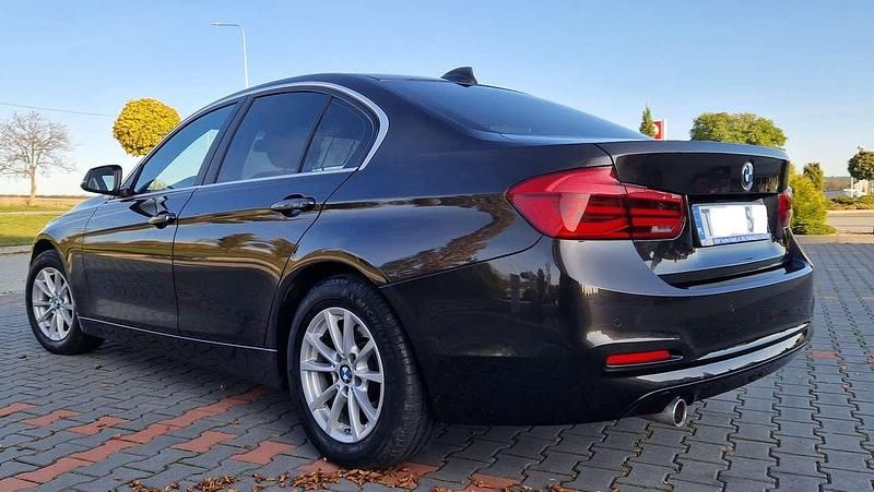 Gebraucht BMW 318 Luxury Line 150 PS (110 kW) 2017 Braun Limousine