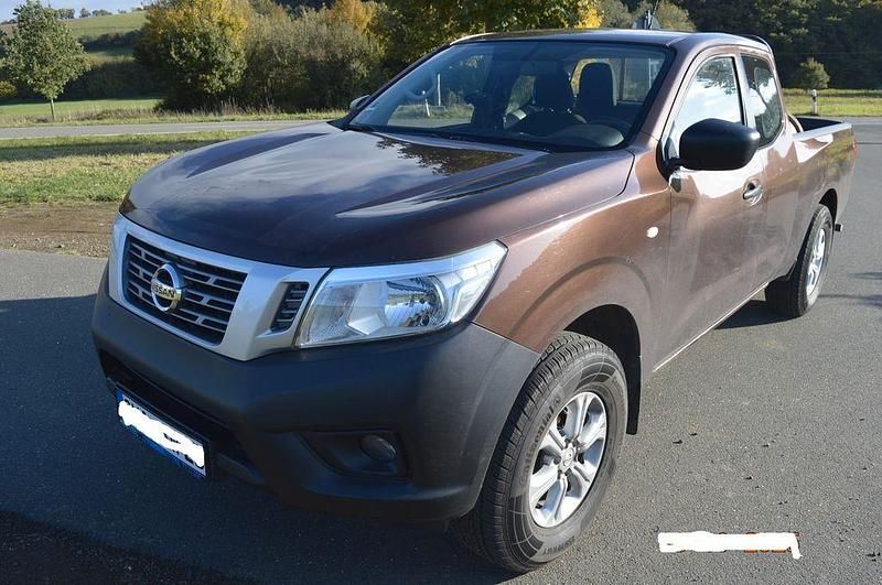 Gebraucht Nissan Navara 163 PS (119 kW) 2017 Braun Abholung