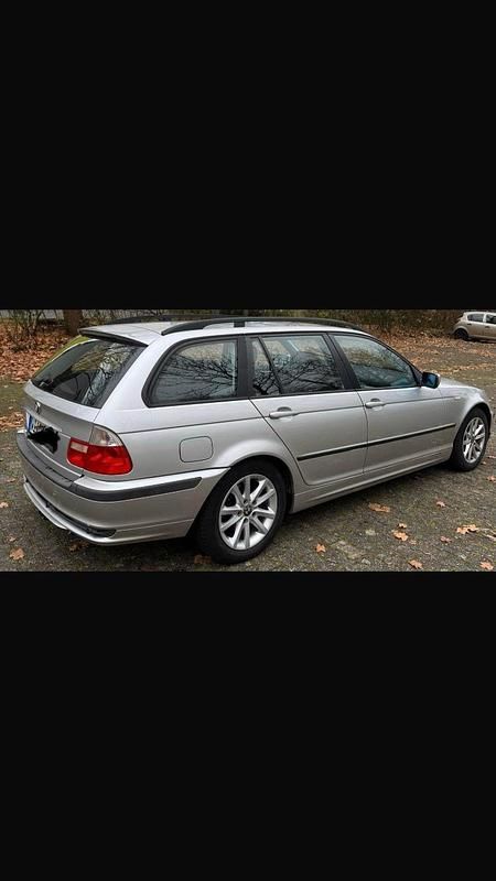 Silber Gebraucht 2005 BMW 318 Kombi | 1.700 € (Superpreis) - Bild 1/4