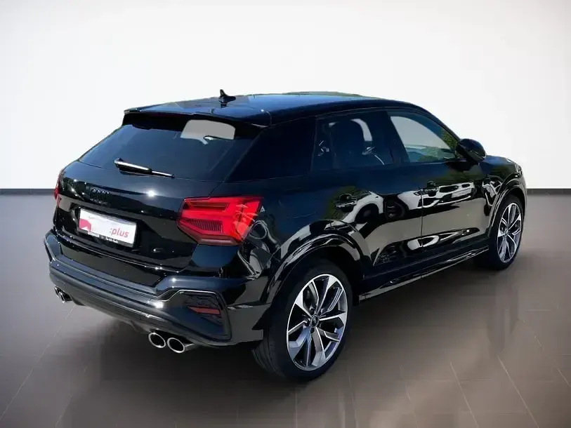 Gebraucht Audi SQ2 Ambiente 300 PS (220 kW) 2022 Mythosschwarz SUV