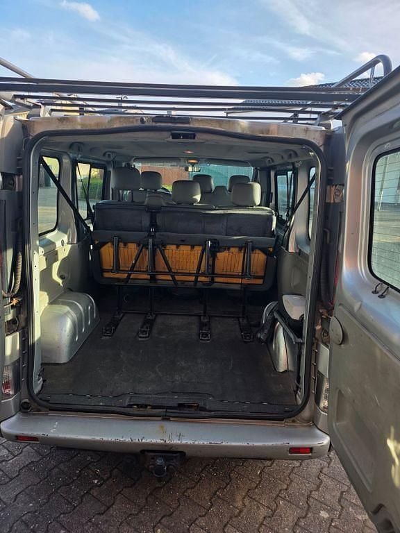 Gebraucht Renault Trafic 135 PS (99 kW) 2006 Silber Van / Kleinbus