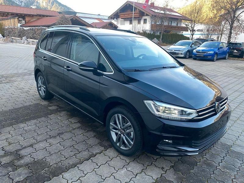 Schwarz Neu 2025 VW Touran R Van / Kleinbus | 35.800 € (Guter Preis) - Bild 1/4