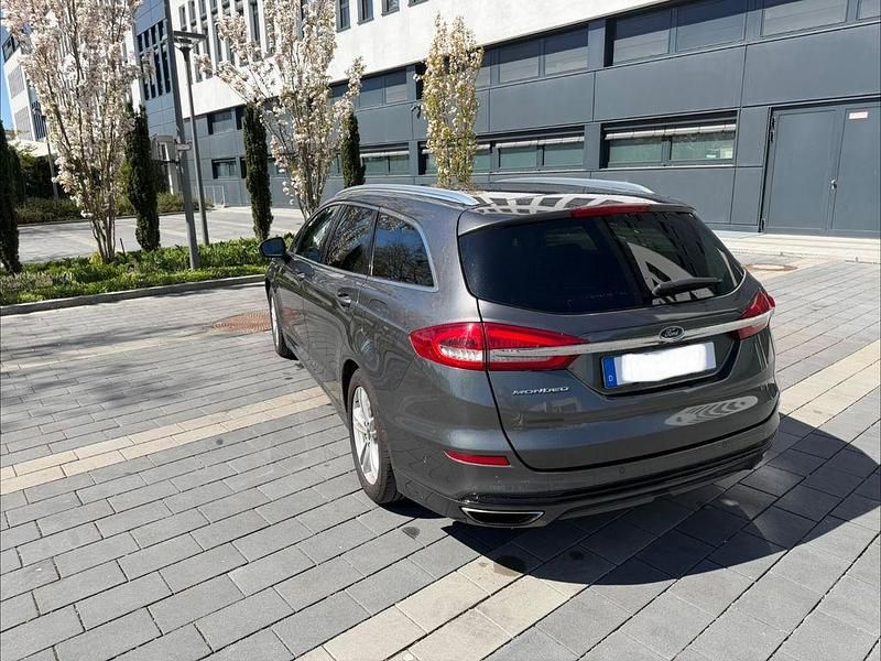 Gebraucht Ford Mondeo Titanium 190 PS (139 kW) 2019 Grau Limousine