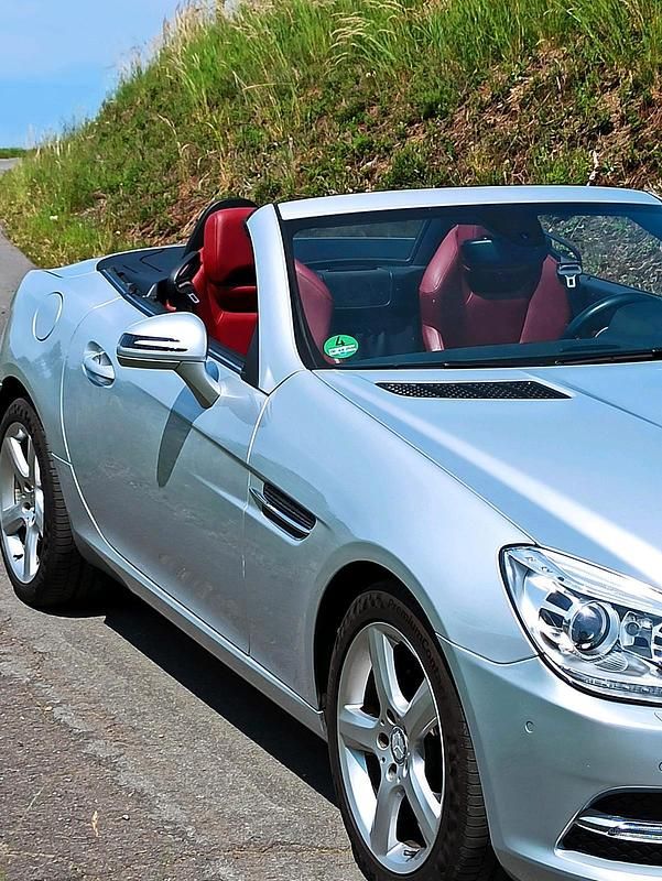 Gebraucht Mercedes SLK250 204 PS (150 kW) 2011 Silber Cabrio