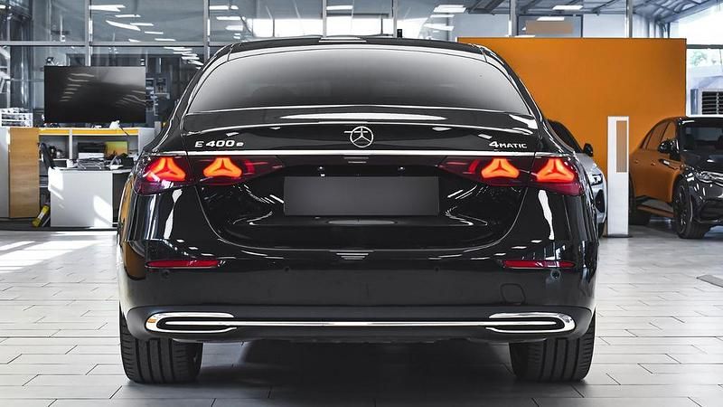 Gebraucht Mercedes E400 381 PS (280 kW) 2023 Schwarz Limousine