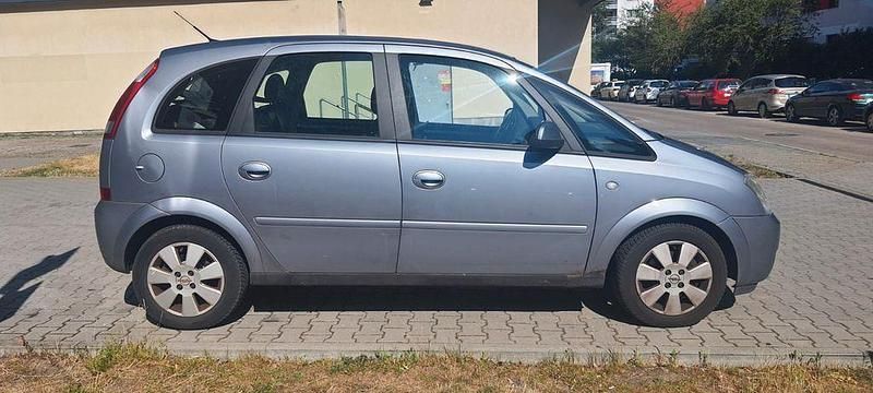 Grau Gebraucht 2004 Opel Meriva Van / Kleinbus | 749 € (Superpreis) - Bild 1/4