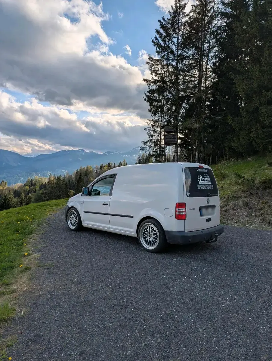 Occasion VW Caddy 110 ch (80 kW) 2011 Blanc Monospace