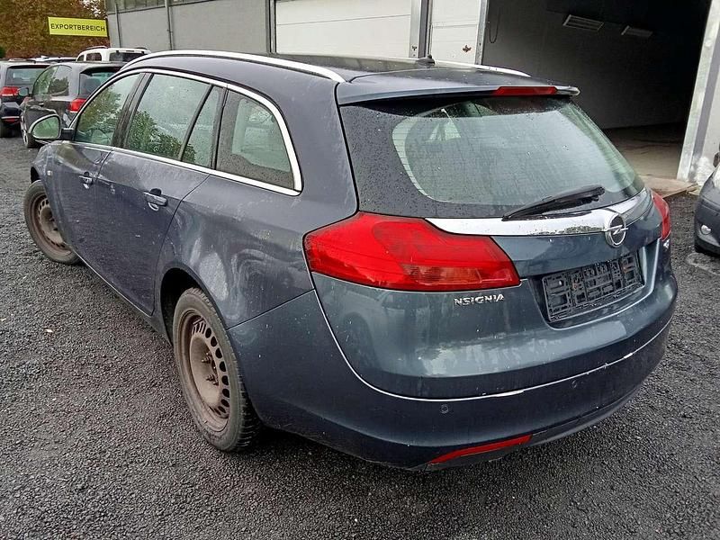 Gebraucht Opel Insignia Edition 131 PS (96 kW) 2010 Metro blue/metro Kombi