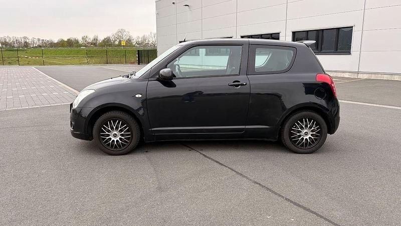 Second-hand Suzuki Swift 92 CP (67 kW) 2008 Negru Hatchback