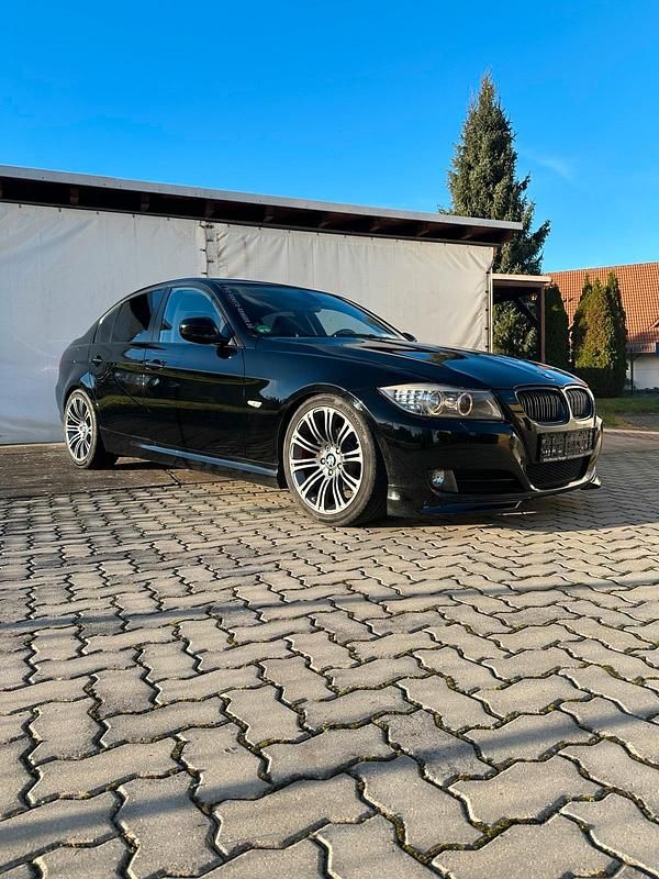 Gebraucht BMW 318 143 PS (105 kW) 2008 Schwarz Limousine