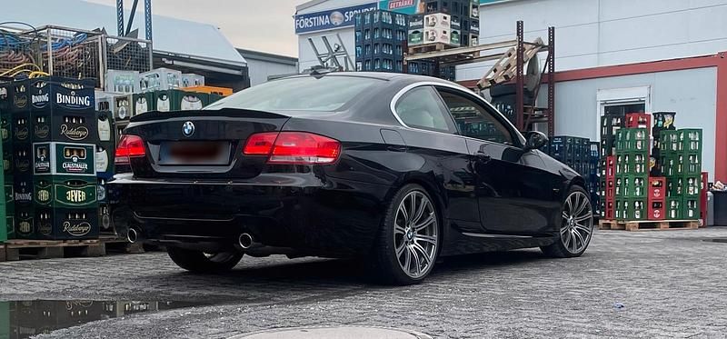 Gebraucht BMW 335 Basis 306 PS (225 kW) 2006 Schwarz Coupé