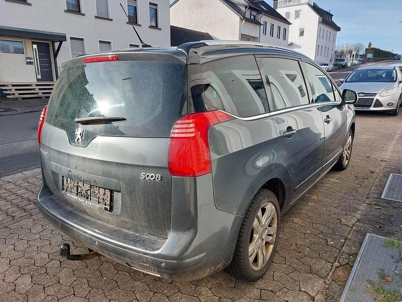 Gebraucht Peugeot 5008 Platinum 150 PS (110 kW) 2010 Grau metallic schutzlack Van / Kleinbus