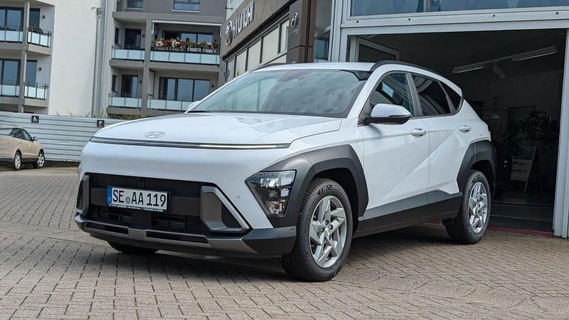 Gebraucht Hyundai Kona Trend 120 PS (88 kW) 2024 Weiß SUV