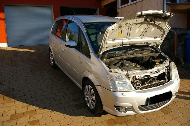 Silber Gebraucht 2005 Opel Meriva Van / Kleinbus | 1.250 € (Guter Preis) - Bild 1/4