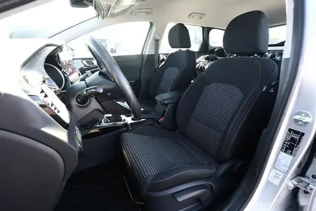 Gebraucht Kia Ceed Sportswagon Vision 120 PS (88 kW) 2024 Lunarsilber metallic lunarsilber metallic Kombi