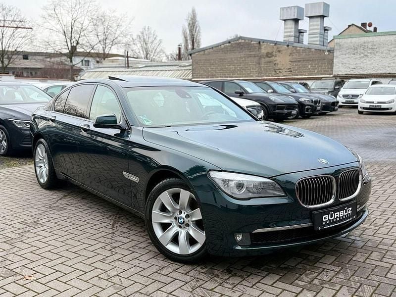 Gebraucht BMW 740 306 PS (225 kW) 2010 Tiefgruen metallic Limousine
