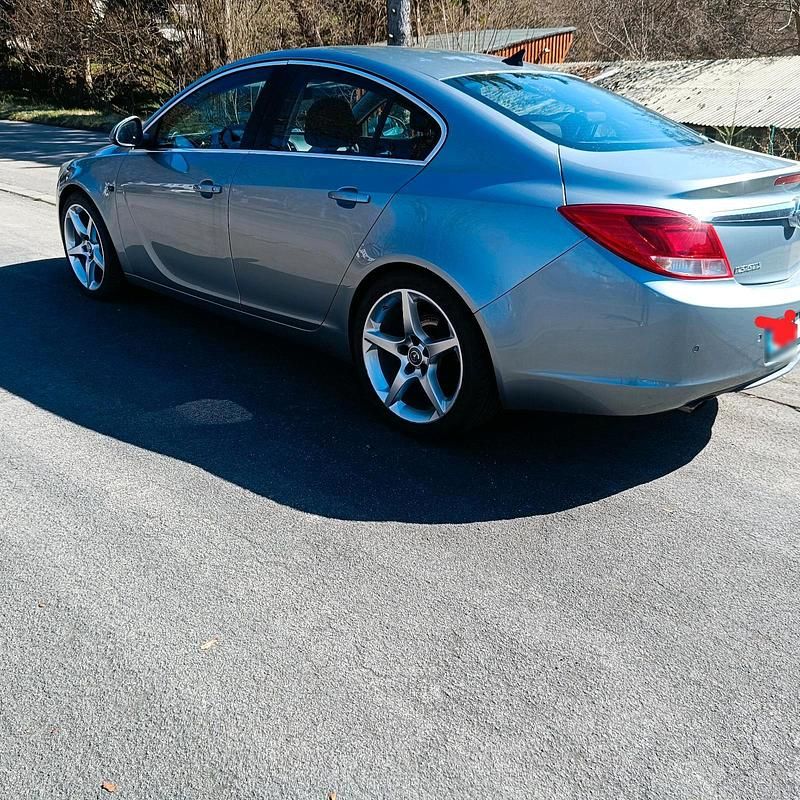 Gebraucht Opel Insignia 140 PS (102 kW) 2009 Silber Limousine