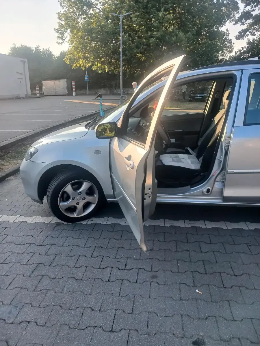 Gebraucht Mazda 2 80 PS (58 kW) 2004 Silber Kleinwagen