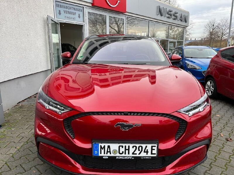 Gebraucht Ford Mustang Mach-E Basis 216 kW (294 PS) 2022 Rot SUV