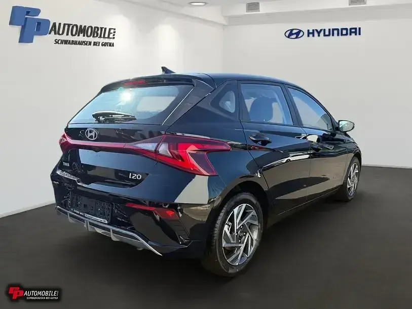 Gebraucht Hyundai i20 Trend 101 PS (74 kW) 2024 Schwarz Kleinwagen