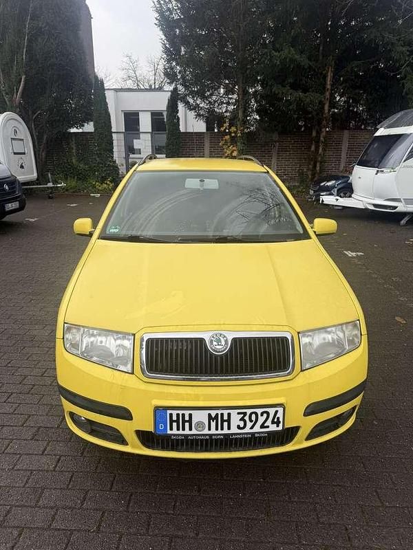 Gelb Gebraucht 2006 Skoda Fabia Ambiente Kombi | 1.900 € (Fairer Preis) - Bild 1/4