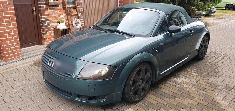 Grün Gebraucht 2000 Audi TT Roadster Cabrio | 1.900 € - Bild 1/4