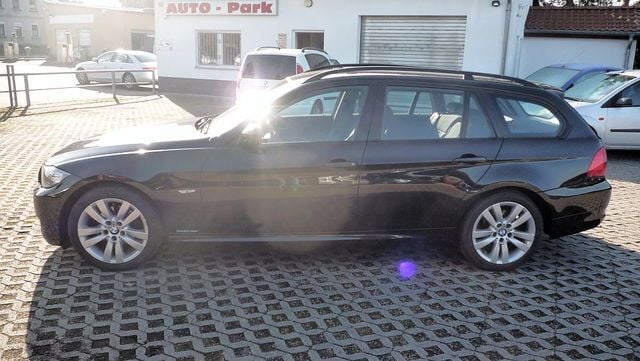 Gebraucht BMW 318 143 PS (105 kW) 2010 Schwarz Kombi