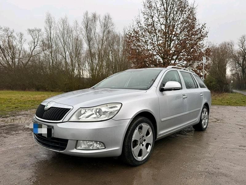 Silber Gebraucht 2010 Skoda Octavia Kombi | 2.500 € (Superpreis) - Bild 1/4