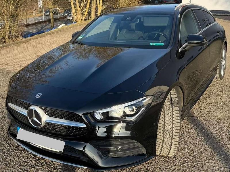 Schwarz Gebraucht 2020 Mercedes CLA250 Shooting Brake AMG line Kombi | 31.500 € (Fairer Preis) - Bild 1/4